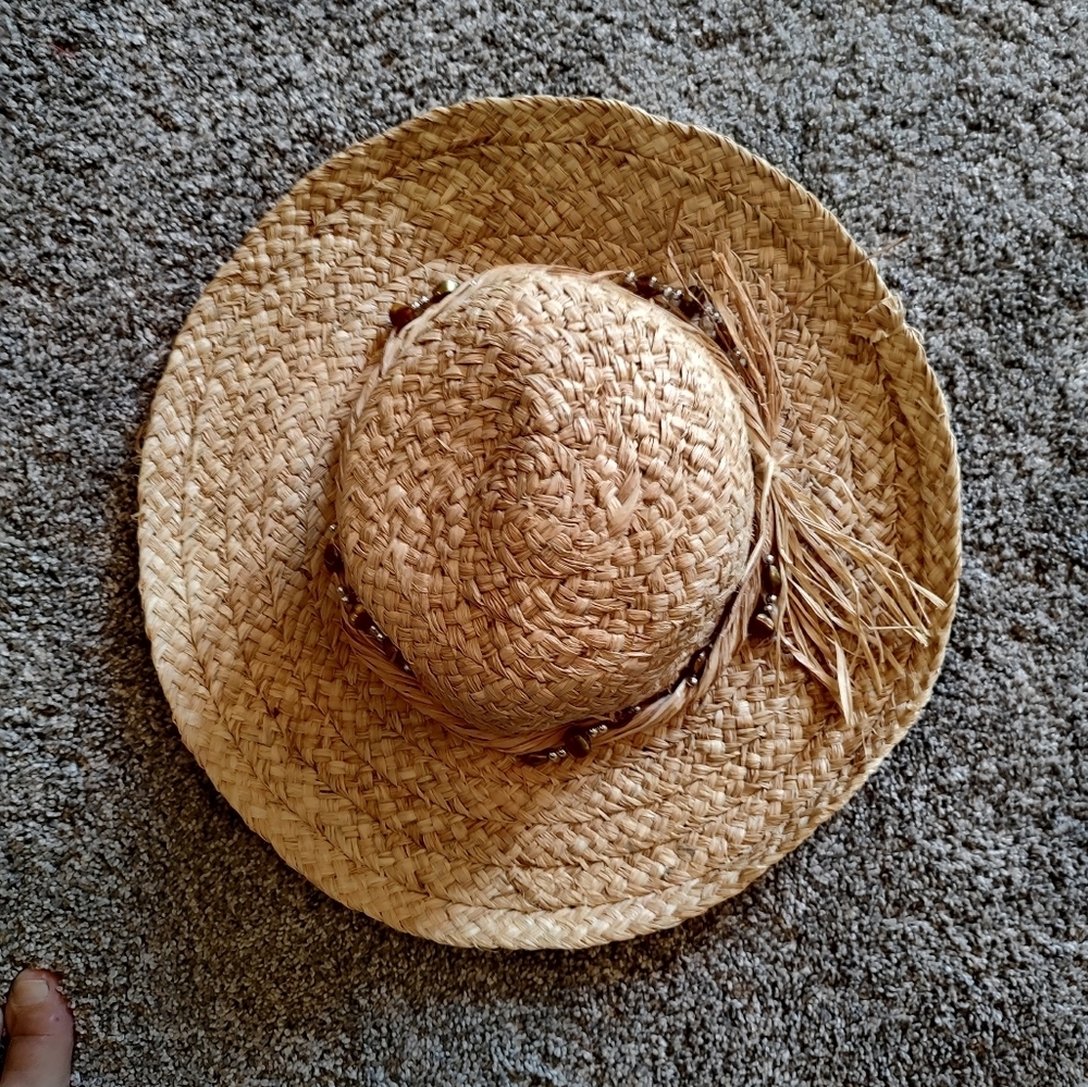 Sun N Sand Straw Hat With Jewel Assessory! - Picture 5 of 9